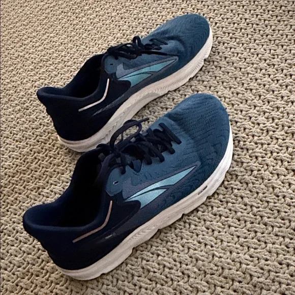Altra Navy and Teal Athletic Shoes - Picture 2 of 4